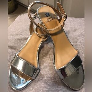 NW White Mountain Metallic Silver Ankle Strap Sandals